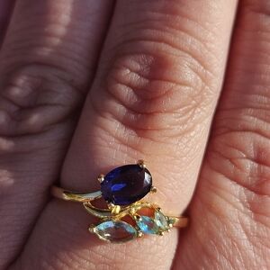 Elegant Gold and Blue Gemstone Ring